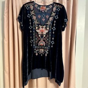 JOHNNY WAS Embroidered Blue Velvet Short Sleeve Top